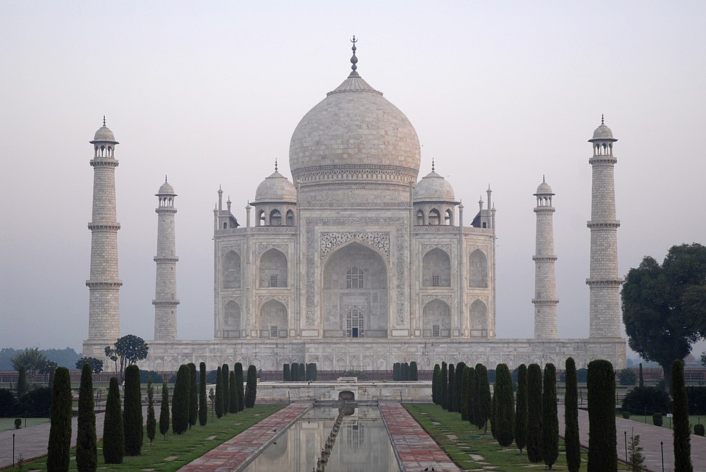 Taj_Mahal_in_India_-_Kristian_Bertel